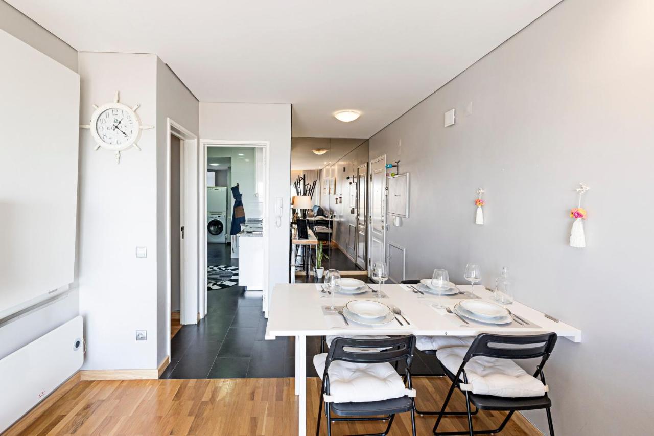 Seaside View 2Br In Povoa By Lovelystay ポボア・デ・バルジン エクステリア 写真