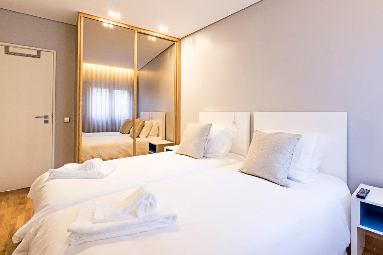 Seaside View 2Br In Povoa By Lovelystay ポボア・デ・バルジン エクステリア 写真