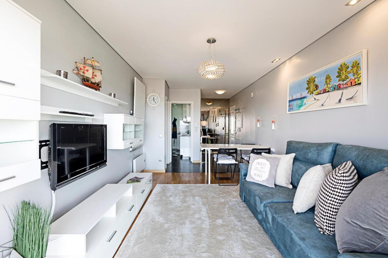 Seaside View 2Br In Povoa By Lovelystay ポボア・デ・バルジン エクステリア 写真